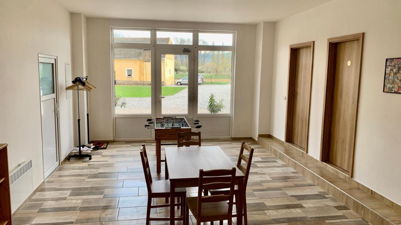 Apartment Statek Bezdedice Hostomice